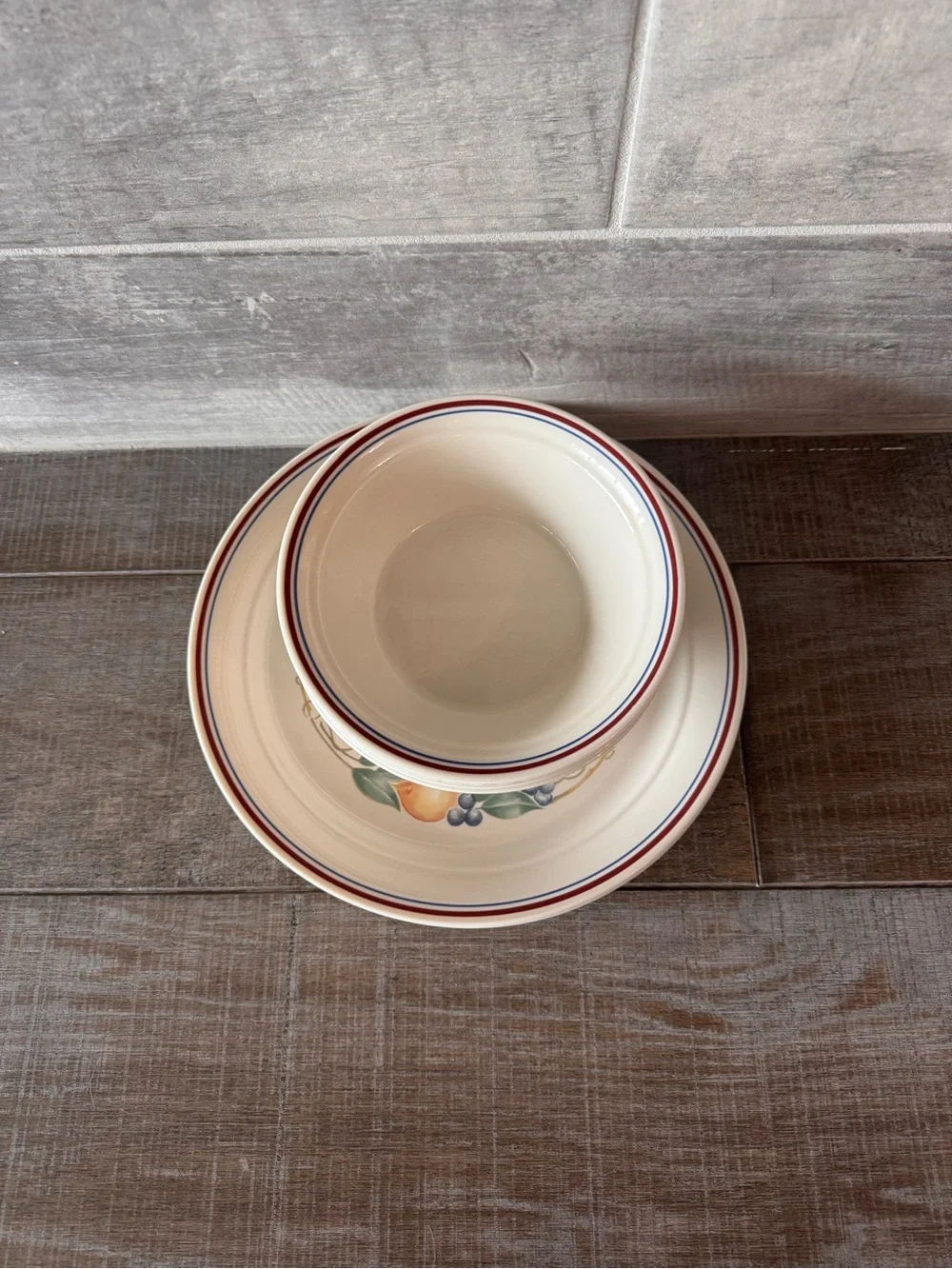 CORELLE ABUNDANCE PATTERN 10.25”dinner PLATES (4) Cereal Bowl (4)